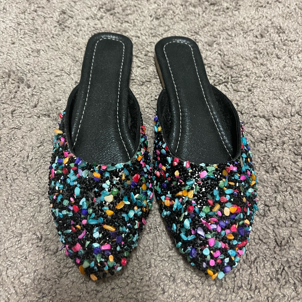 Summer sandals with beads and stones